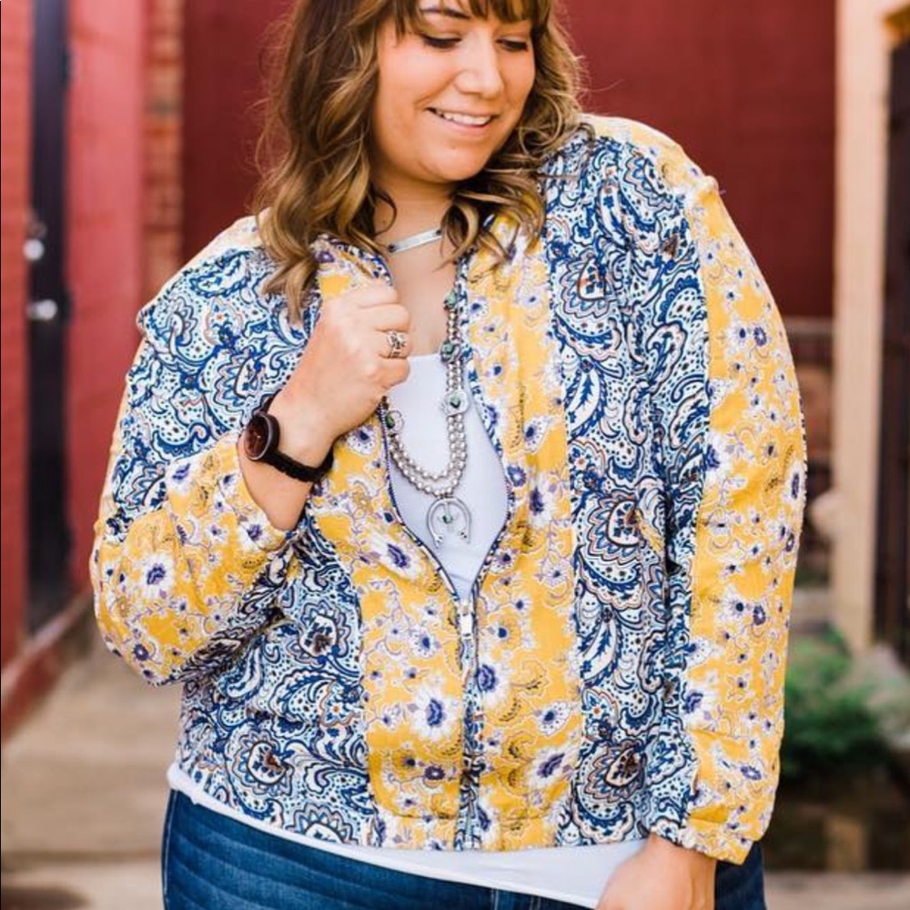 Umgee 2XL Bomber style floral jacket